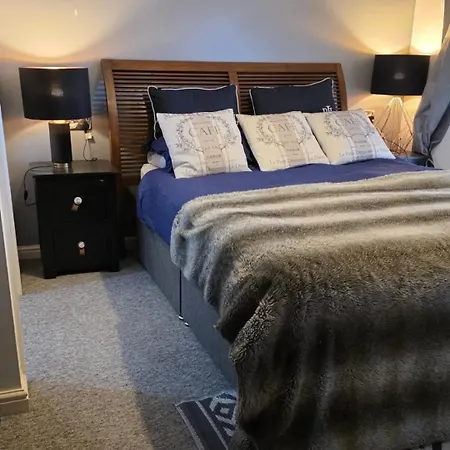 King En-suite Close To Temple Meads Shared With Host 3 Bed